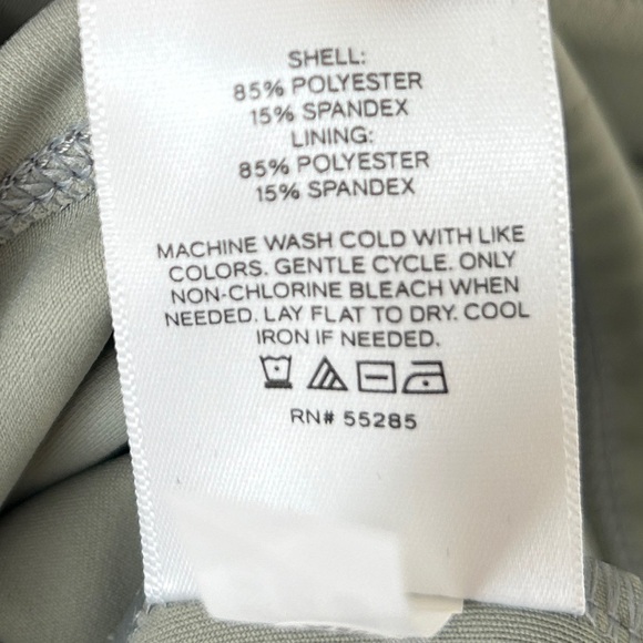 Express Body Contour Tank Top - Picture 4 of 4